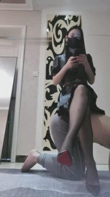 【猫神大人】强制rush高跟踩踏+虐乳 bf7351_绳艺库视频下载