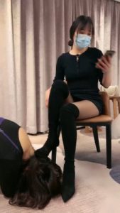 套路直播视频【丹主】小三母狗被抓住训成狗【双视角版】 bf24087_绳艺库视频下载