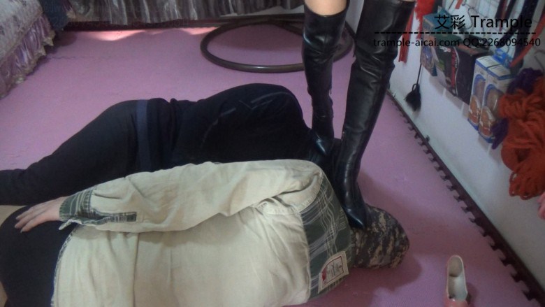 超清傲柔踩踏羞辱多奴_绳艺库视频下载