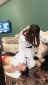 剧情-初柒双s跆拳黑帮女老大带女手下审讯叛徒【LAPAPA】双S踢踹踩裆深喉 YC-220704-3_绳艺库视频下载