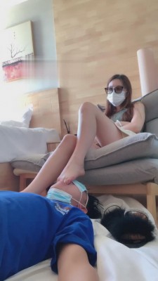 【樱田妮妮】御姐网红脚踩狗脸 bf15914_绳艺库视频下载