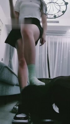 【清见】强制让母畜闻臭鞋臭袜 bf12714_绳艺库视频下载