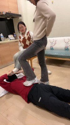 【学生双主s】双S-运动鞋全体重踩踏/喝圣水 bf27057_绳艺库视频下载