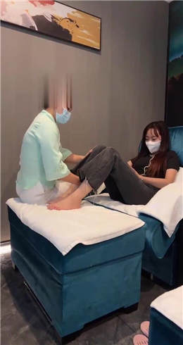 【橘子没熟】闺蜜伺候我和技师JS22090402_绳艺库视频下载