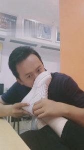 【小贱mt】舔同事的脏鞋臭袜 bf16146_绳艺库视频下载