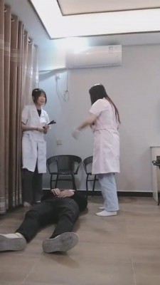 【德意户外男神】双素人护士调狗 bf10746_绳艺库视频下载