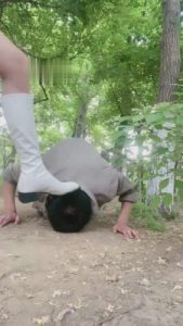 【罗宾】小姐姐爬山遇到跟踪狂 bf12099_绳艺库视频下载