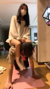 【香菜】瑜伽小姐姐-白袜闻舔/骑马犬化/近距离舔裸足/赏赐圣水 bf28296_绳艺库视频下载