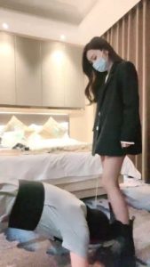 【川野尤娜】马奴骑马转胯/短靴踩黑丝捂脸闻 bf28059_绳艺库视频下载