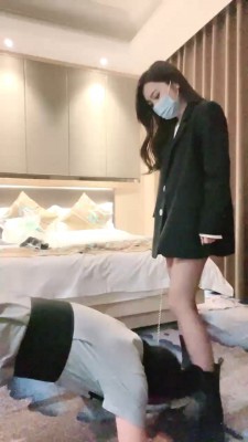 【川野尤娜】马奴骑马转胯/短靴踩黑丝捂脸闻 bf28059_绳艺库视频下载