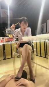【宇婉莹】伺候模特吃海底捞 G-210829-6_绳艺库视频下载