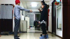 12侑主，媛媛女主出演！前后踢裆暴打抢劫犯！_绳艺库视频下载