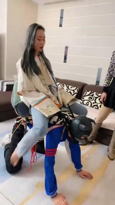 【二宝】带可儿骑马/咀嚼/吐脸/圣水 bf9756_绳艺库视频下载