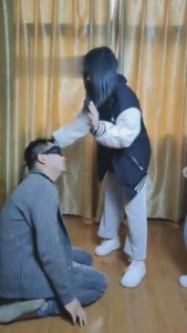 【最抗揍M】素人学生妹双人轮流抽耳光 bf11837_绳艺库视频下载