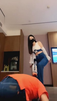 【仙女殿下】网红模特重度踢裆 bf2255_绳艺库视频下载