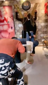 套路直播视频【梦涵大大】精彩!SM主题刑房混虐三狗 bf24029_绳艺库视频下载