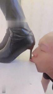 【冷凝大大】高跟长靴踩虐狗 bf17646_绳艺库视频下载