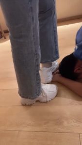 【槿一】女神小白鞋白棉袜碾压踩踏【双视角版】 bf27293_绳艺库视频下载