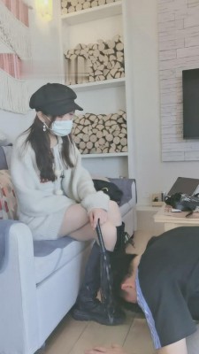 【岁岁殿下】肉丝黑靴羞辱/足耳光/数据线鞭打 bf10124_绳艺库视频下载