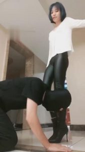 【曼禾】高跟强制艺术踢裆 bf1651_绳艺库视频下载