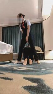 【芒果】喜欢闻臭丝袜/坐脸的狗 bf2307_绳艺库视频下载