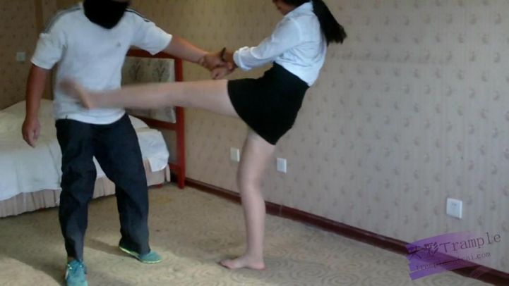 职场女秘书教你防狼绝招._绳艺库视频下载