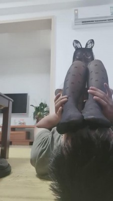 【小妈咪】坐脸+臭脚窒息 bf16297_绳艺库视频下载