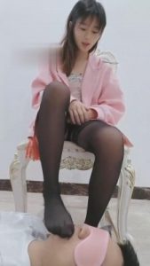 【婷婷小公主】00后萝莉主踩踏-喂食-恋足 bf3772_绳艺库视频下载