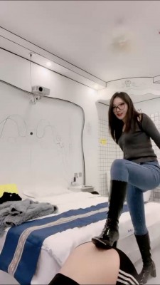 【夏娃】长靴御姐蹂躏贱狗 bf22785_绳艺库视频下载