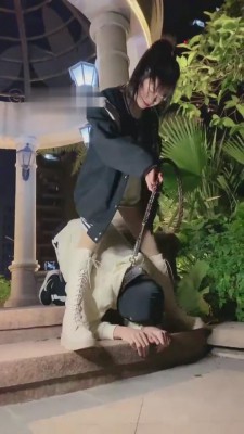 【雪莉】学生S长靴户外花园遛狗 bf6961_绳艺库视频下载