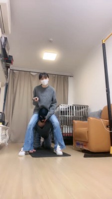 套路直播视频【艺术美学】面试圈养奴-骑马转胯-小白鞋提档-白棉袜塞嘴 bf26308_绳艺库视频下载