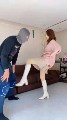 【麋鹿银儿】素人跆拳道女神重度踢 bf20735_绳艺库视频下载