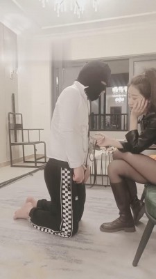 【阮芷大人】跪在御姐脚下的小奶狗 bf12122_绳艺库视频下载
