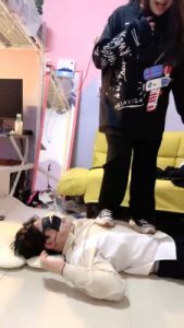 【绝美双主】双S-小白鞋运动鞋全体重跳踩 bf28190_绳艺库视频下载