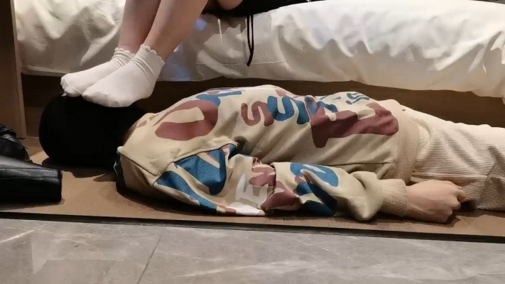 【yukisama】哥哥喜欢闻臭袜子  JS22112602_绳艺库视频下载