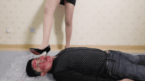 ：洛芸疯狂跺脸_绳艺库视频下载