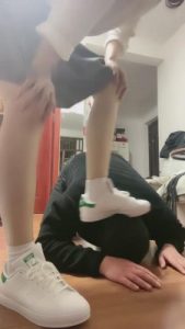 【薇薇】学生S体育课后原味调狗 bf8031_绳艺库视频下载