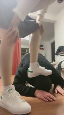 【薇薇】学生S体育课后原味调狗 bf8031_绳艺库视频下载