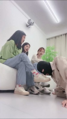 套路直播视频【白茶】3S-带闺蜜惩罚偷原味的狗 bf25870_绳艺库视频下载