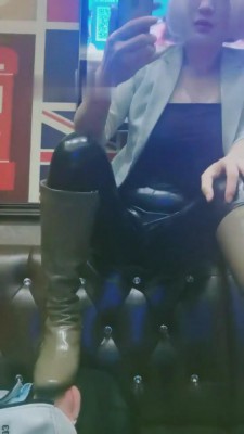 【沈阳予】KTV皮裤皮靴贱贱畜 bf7298_绳艺库视频下载