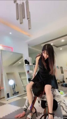 套路直播视频【狐狸女皇】双S-妈妈的新玩具 bf25233_绳艺库视频下载