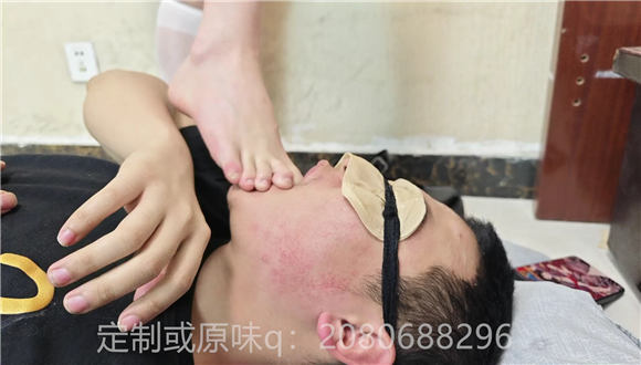 娇娇吐口水满脸羞辱_绳艺库视频下载