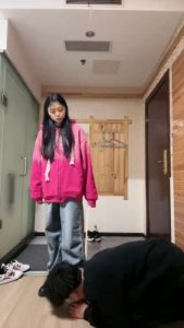 套路直播视频【小妍S】拖鞋抽狗脸/藤条暴抽/强制舔脏靴底/踩 bf25996_绳艺库视频下载