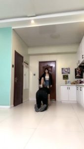 【文文】最强羞辱-健身后原味袜让狗闻/小白鞋踩踏/喂口水 bf28319_绳艺库视频下载