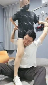 【如意】跑腿小哥被抓现场 bf14152_绳艺库视频下载