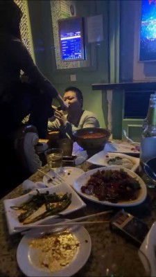 套路直播视频【风风S】KTV玩弄傻狗舔脚/喝圣水 bf25692_绳艺库视频下载