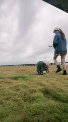 套路直播视频【宸宸 】户外遛狗骑马/脏靴踩狗爪-舔臭脚 bf26271_绳艺库视频下载