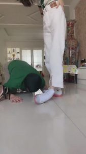 【万一】运动女神匡威白袜虐狗奴 bf14133_绳艺库视频下载