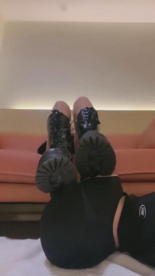 【甜依】脚奴必看-长靴小白袜舔到哭 bf6306_绳艺库视频下载