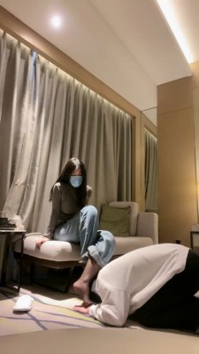 套路直播视频【榕S】御姐黑丝诱惑-碾压喂食/踩狗头狗脖子 bf26054_绳艺库视频下载